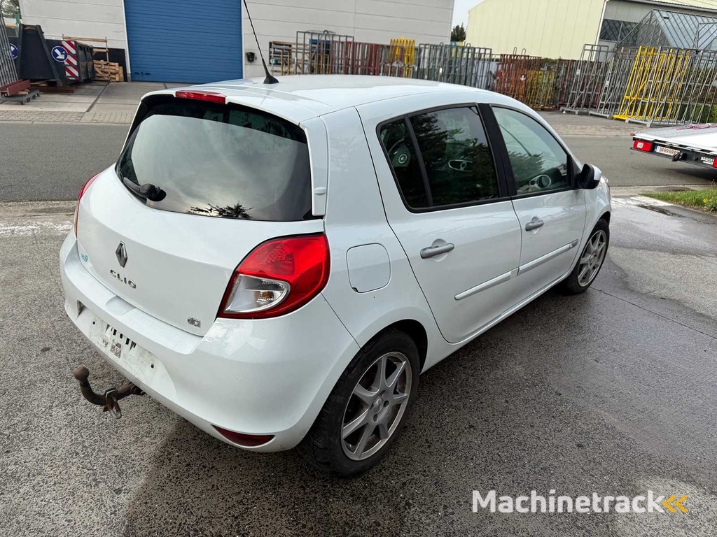 RENAULT - 2011 - CLIO - Auto