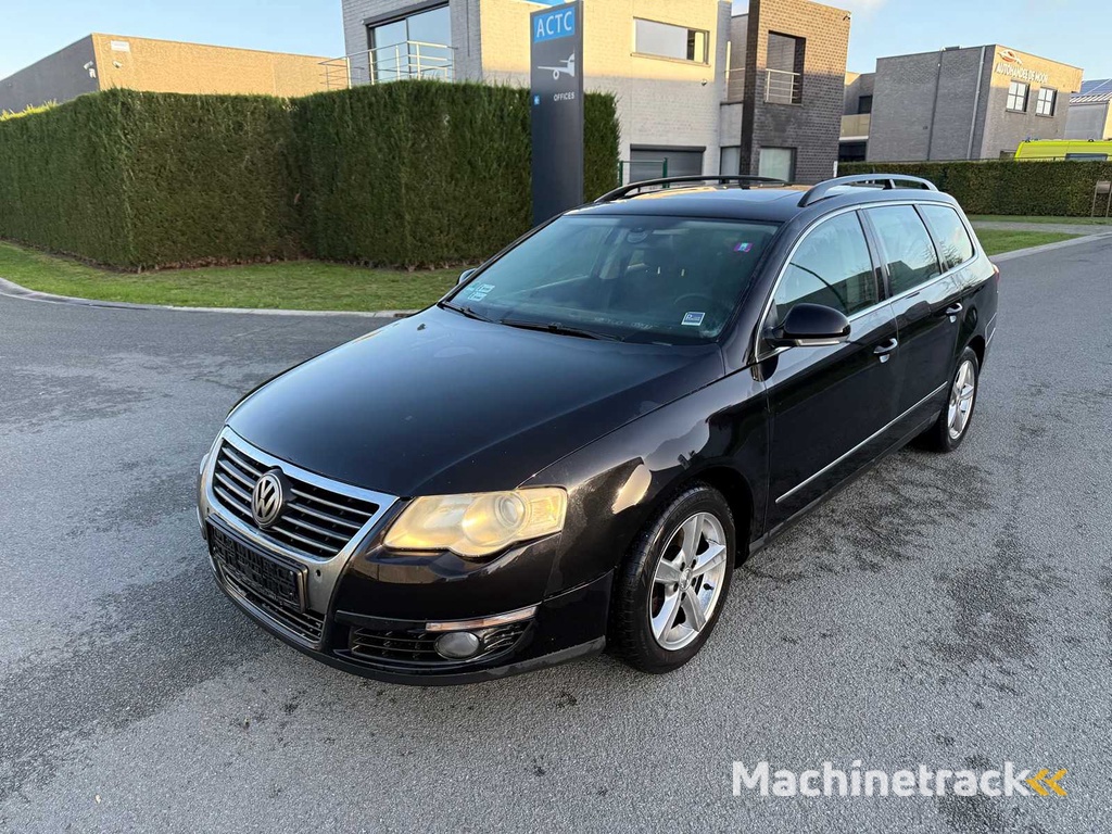 VOLKSWAGEN - 2005 - PASSAT - Auto