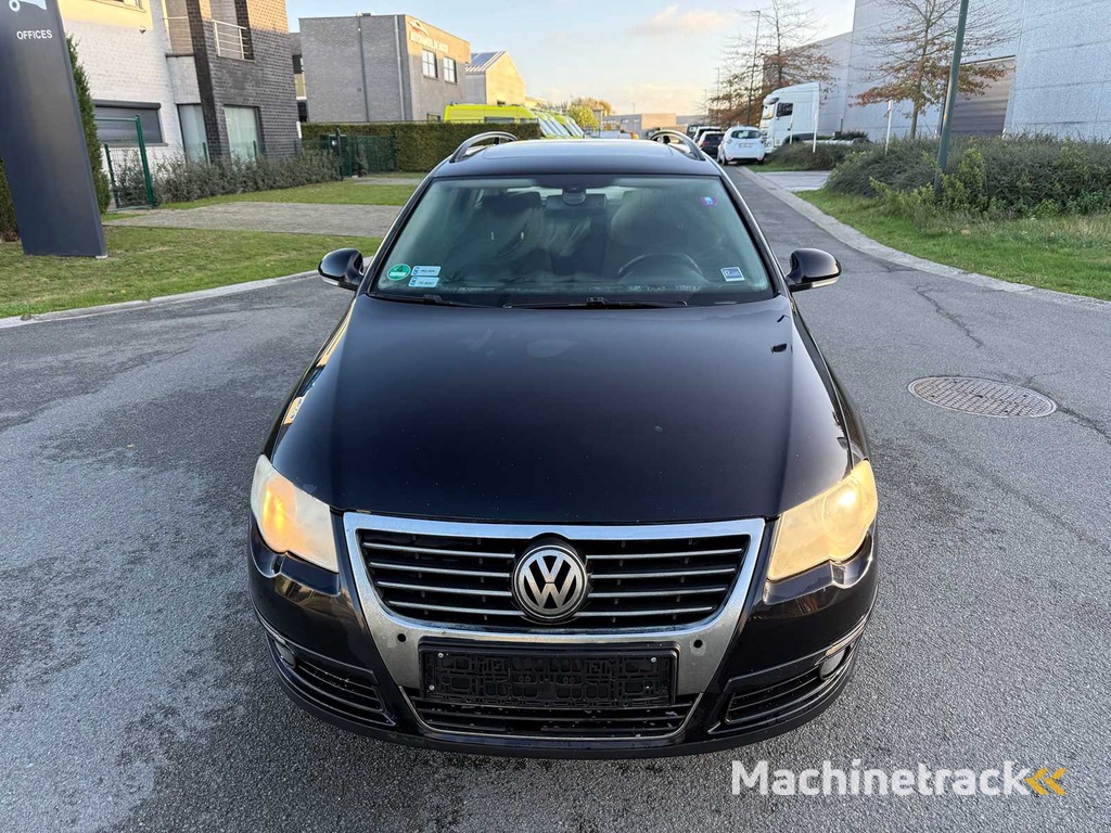 VOLKSWAGEN - 2005 - PASSAT - Auto