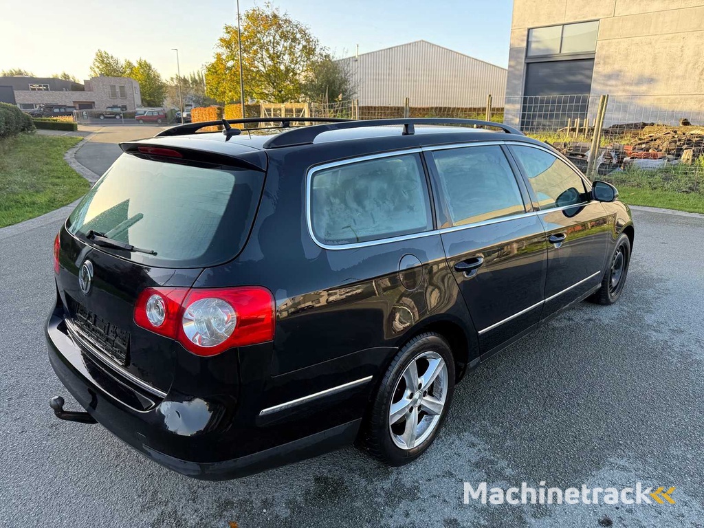 VOLKSWAGEN - 2005 - PASSAT - Auto