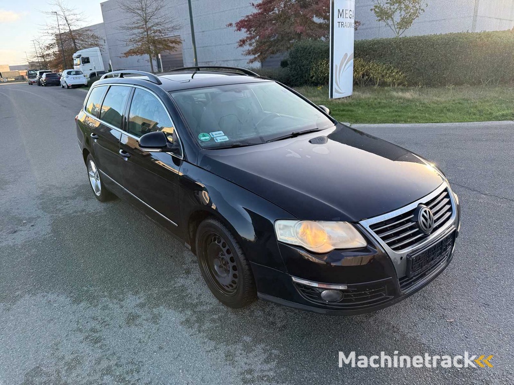 VOLKSWAGEN - 2005 - PASSAT - Auto