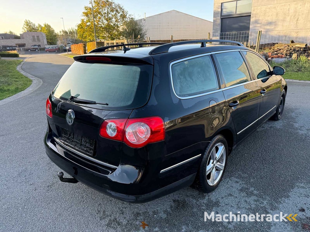 VOLKSWAGEN - 2005 - PASSAT - Auto