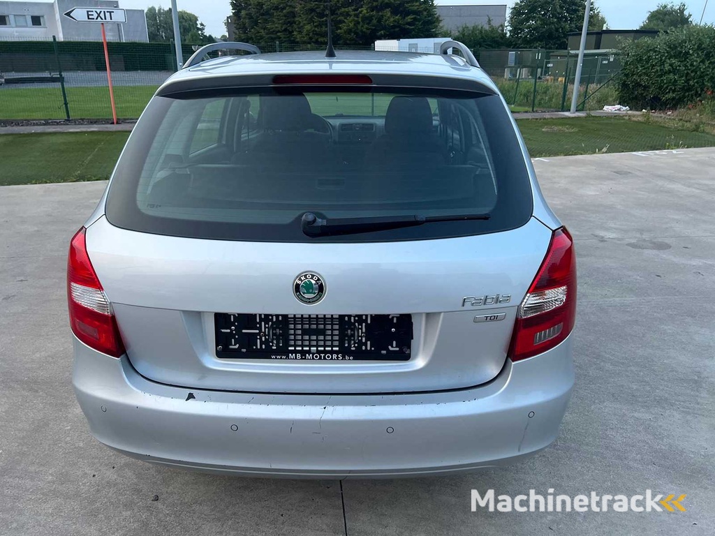 ŠKODA - 2012 - FABIA - Auto