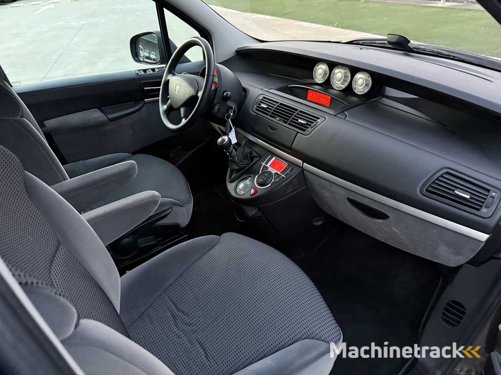 PEUGEOT - 2011 - 807 - PKW