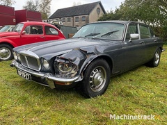 1976-daimler-double-six-van-den-plas