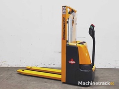 jungheinrich---2015---ejc-110---stapler