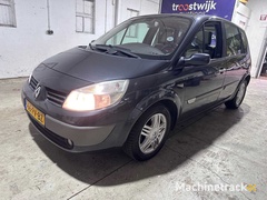 renault---scenic---2.0-16v-dynam.luxe---66-pv-bz