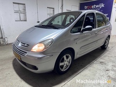 citroen---xsara-picasso---1.6i-16v-caractere---52-xd-hk
