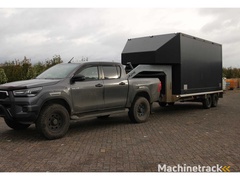 konvexer-anhanger-2022