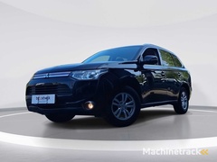 mitsubishi-outlander-2.0-business-edition-car-2015-6-zst-57