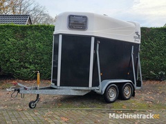 x-trail---1,5-pferde---pferdeanhanger