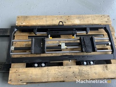 zinkenverstellgerat-mit-seitenschieber---zubehor-fur-gabelstapler-fem-2-2.5t