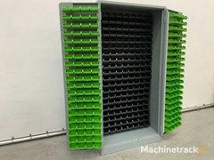 povag---behalterstreifenschrank-gefullt-mit-340-vorratsbehaltern