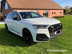 2023-audi-q7-60-tfsi-e-car