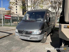 het-voertuig-van-het-leger-van-benz-van-mercedes