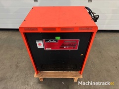 2017-linde-intronic-b-80v-100a-640-950ah-heftruck-oplader-batterij