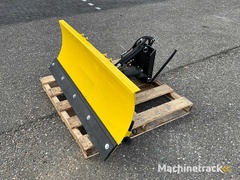 snow-plow-hydraulically-operated