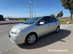 toyota-prius-1.5-vvt-i-tech-ed.-82-hxt-1