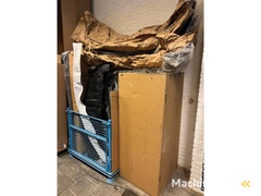 mercedes---batch-of-spare-parts---lorries---passenger-cars