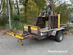 trailer-with-stone-clamp