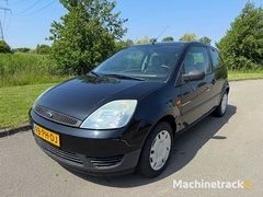 ford-fiesta-1.4-16v-ambiente-98-ph-dj