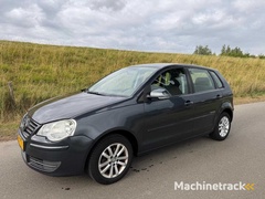 volkswagen-polo-1.2-clima-united-01-kpt-7