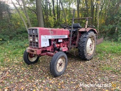 international-383-tweewielaangedreven-landbouwtractor