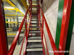 podesttreppe-2,80m-hoch