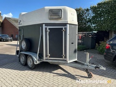 saris-pts-horse-trailer