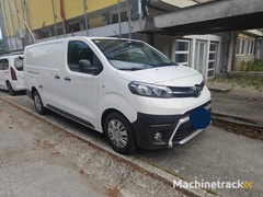 toyota---proace---bestelwagen