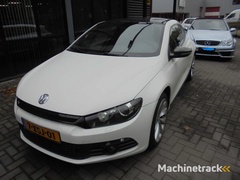 volkswagen---2010---scirocco---2.0-tsi-highl.-plus---7-xsj-01