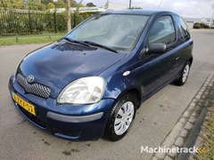 toyota---2003---yaris---1.0-vvt-i---8-zkx-02