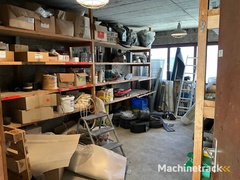 inhalt-gesamter-raum-ohne-regale