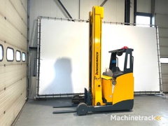 jungheinrich-etv-325-reach-truck,-triplex,-free-lift