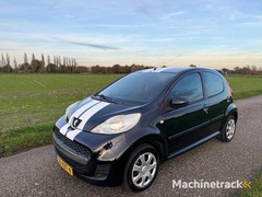 peugeot---2011---107---1.0-12v-xs---38-rbt-4