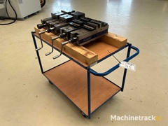 partij-machineklemmen-met-werkplaatswagen-4x