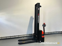 ep---es15-15es-4,15-meter---stapelaar,-interne-lader,-1500kg