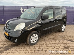 2009---renault---kangoo-family---1.6-expression---passenger-car-wheelchair-car