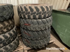 reifen-fur-mobilbagger-4x