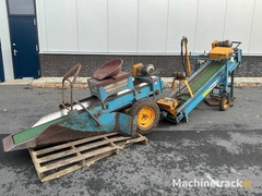 climax-z40v-opraapmachine-met-mobiele-opvoerband