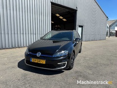 volkswagen---golf---1.4-tsi-gte---car---2015