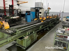 elektromechanische-gea-horizontale-bank-met-hydraulische-schroevendraaiersteun