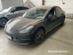 2023-tesla-modell-3