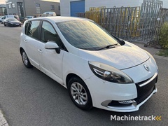 renault---2012---megane-scenic---auto