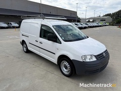 volkswagen---2010---caddy---auto