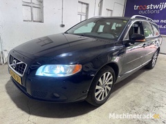 volvo---v70---1.6-t4f-momentum---5-zpk-38