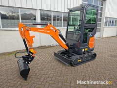 cougar---2025---xt-18u---minigraafmachine-met-kubota-motor-d902
