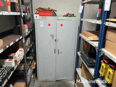 sortierte-charge-von-cnc-kabeln-und-adaptern