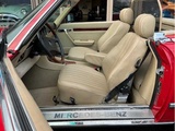 Miniaturansicht von Mercedes - 560 SL - Oldtimer