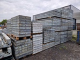 Miniaturansicht von Doka Framax Schalung – Komplettsystem 374,75 m² – inkl. Ecken, Konsolen, Streben & Zubehör – geprüft & einsatzbereit – 25,5 t Gesamtgewicht